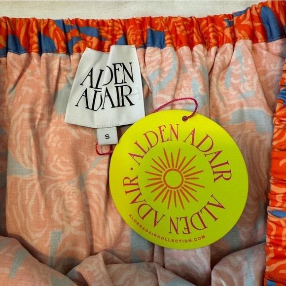 NEW Alden Adair Small Kelly Top ~ Orange Tigers Off Shoulder Ruffle Cropped - Picture 6 of 7